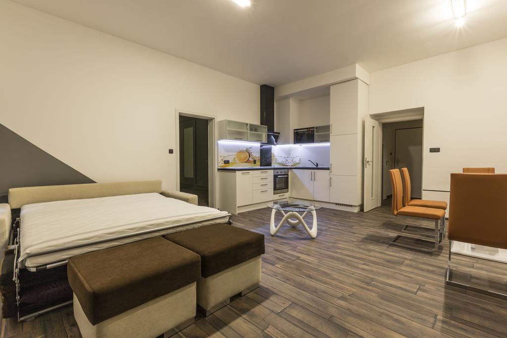 Apartsee Halkova Плзень Екстер'єр фото