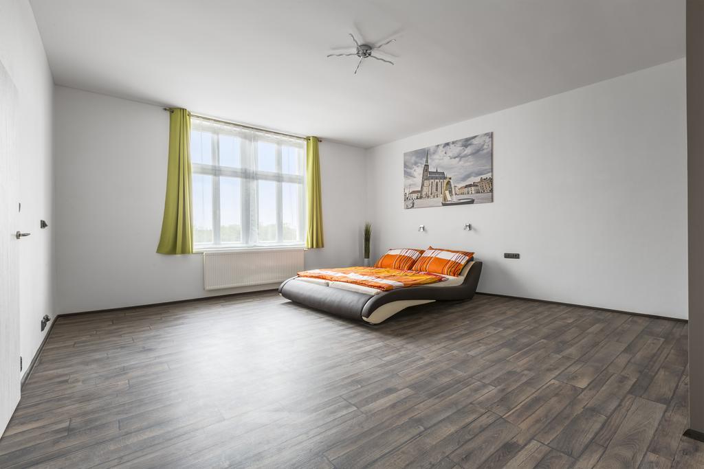 Apartsee Halkova Плзень Екстер'єр фото