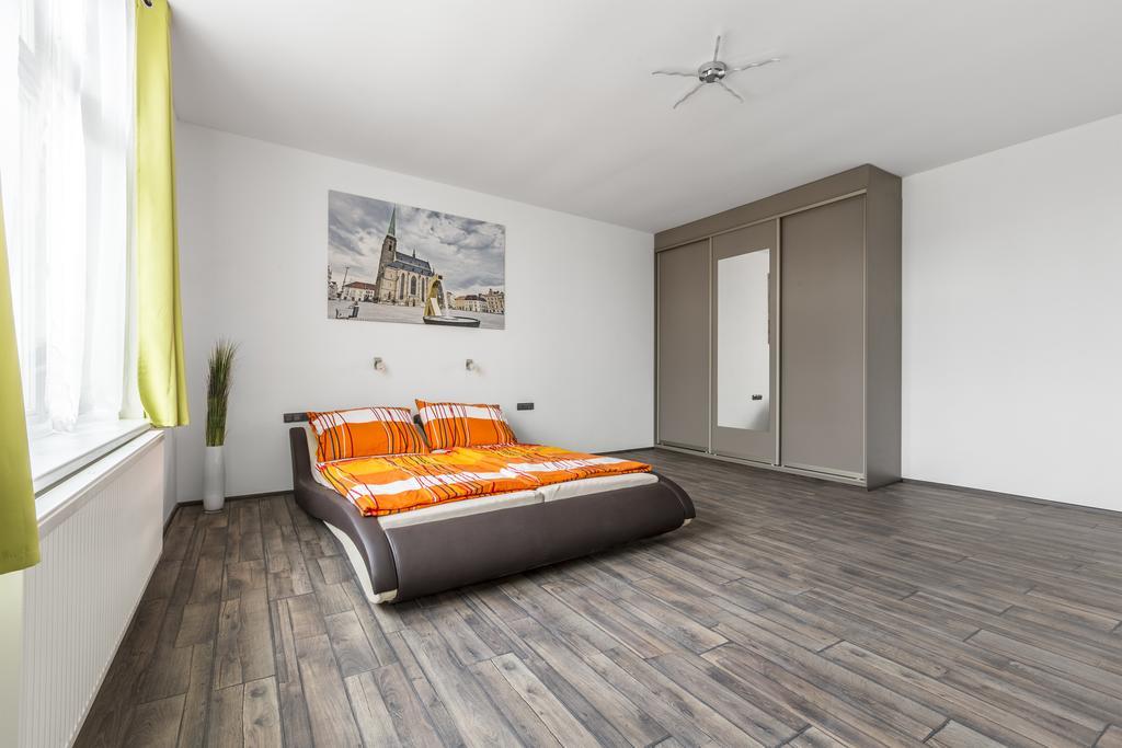 Apartsee Halkova Плзень Екстер'єр фото