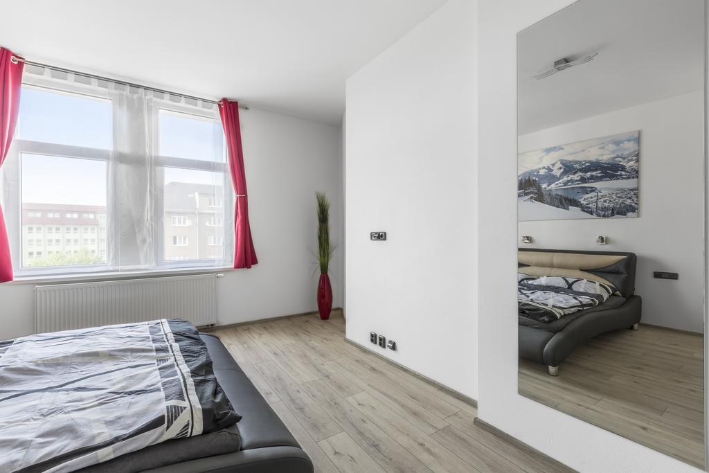 Apartsee Halkova Плзень Екстер'єр фото